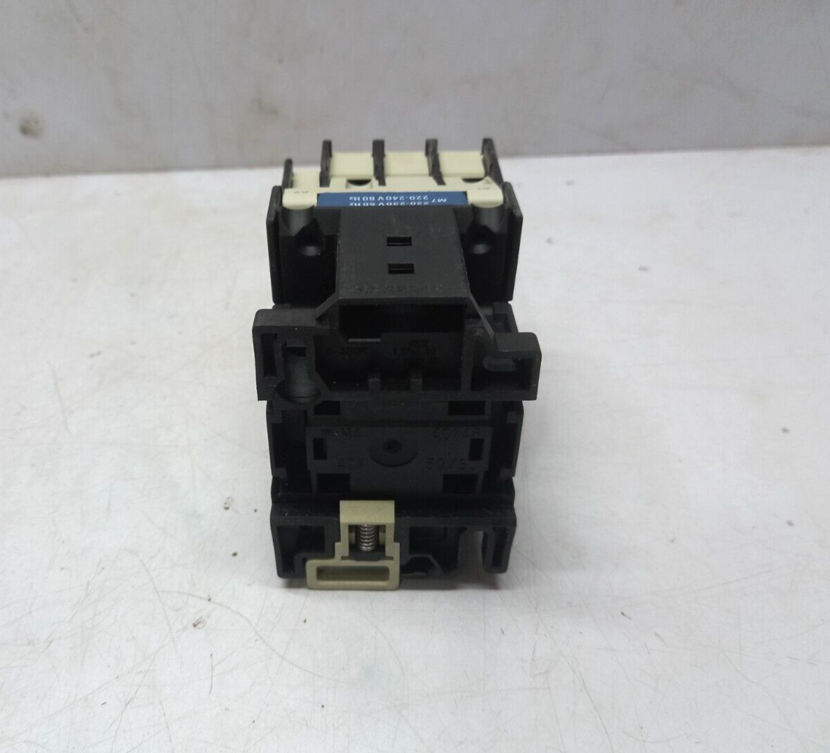 Telemecanique LC1 D3210M7 Contactor 220-230V 50Hz 220-240V 60Hz