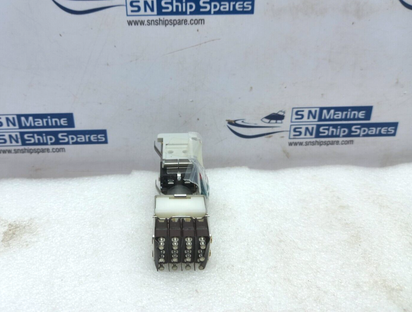 Yuken Kogyo 327L Open/Shut Control Switch Series 2 28V 1W