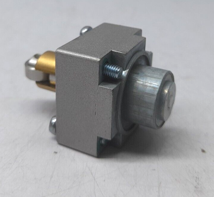 Telemecanique ZCKE67 AB Limit Switch Head / ZCKE67 /8B 1624 /525-00-0052
