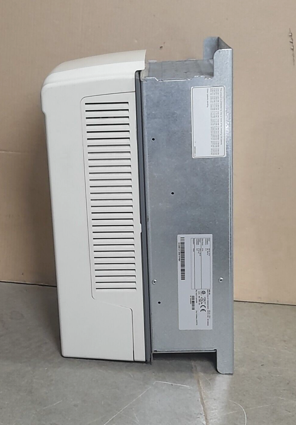 ABB ACS800-U1-0030-5+P901 VFD AC Drive 30 HP