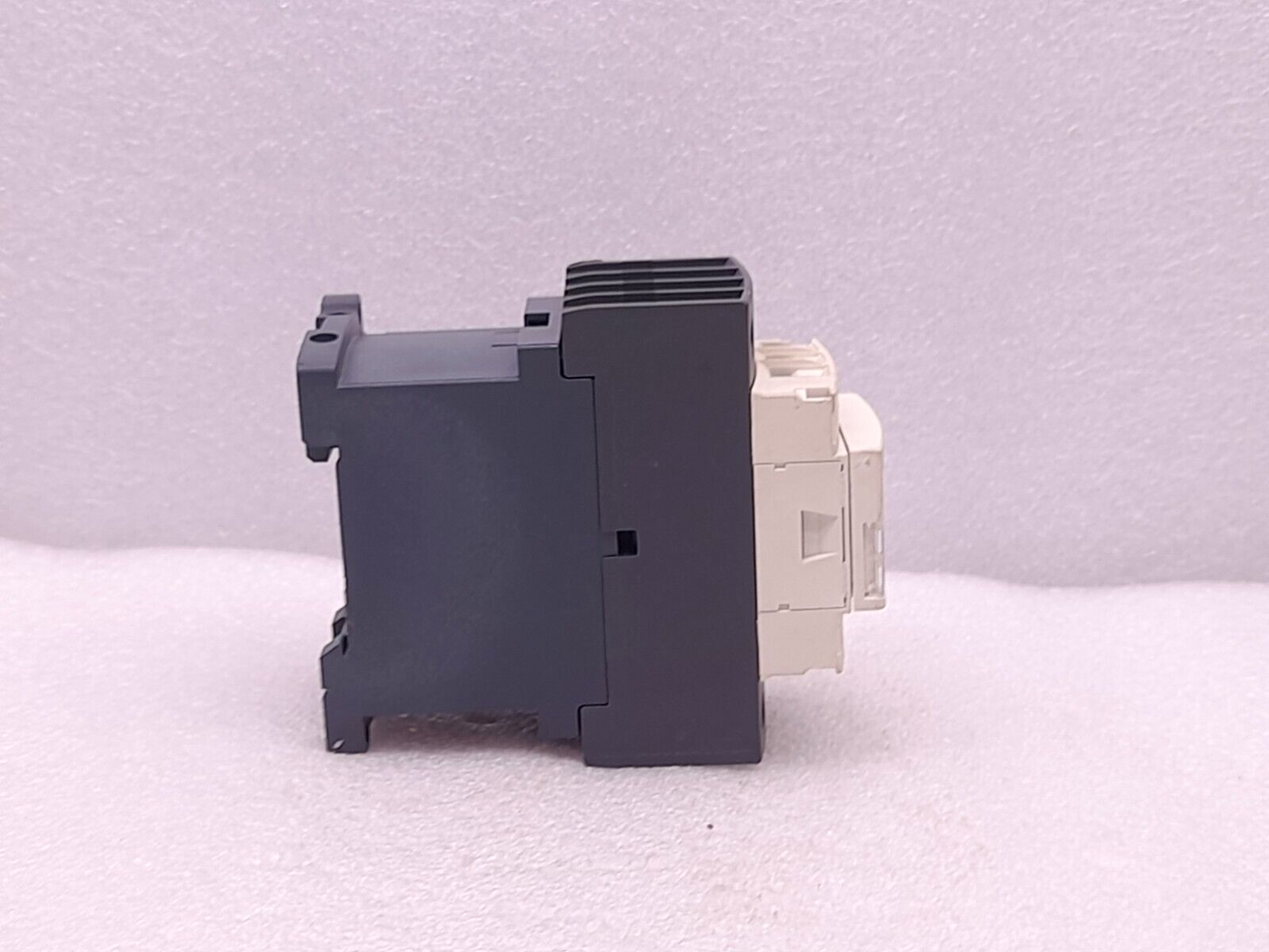 Telemecanique LC1DT20 Contactor Ith 20A Ui 690V 24VDC LAD4TBDL 5-24V