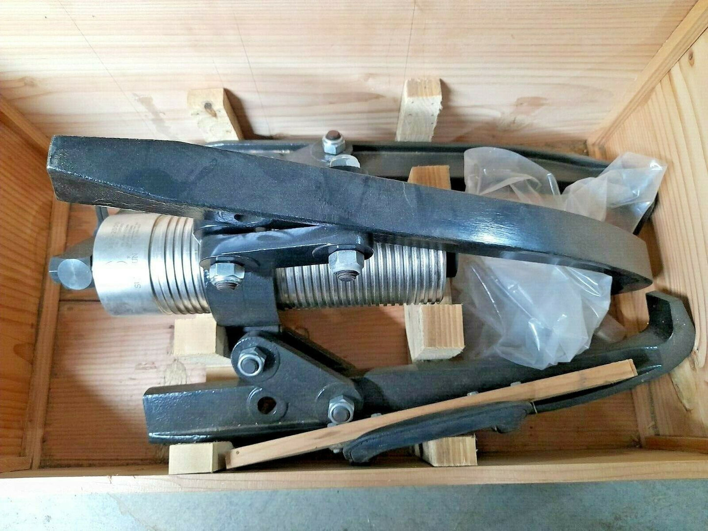 Sun Run SPR-2000 Hydraulics Pullers Cap 20 Tons Stroke 111 mm Reach 360mm