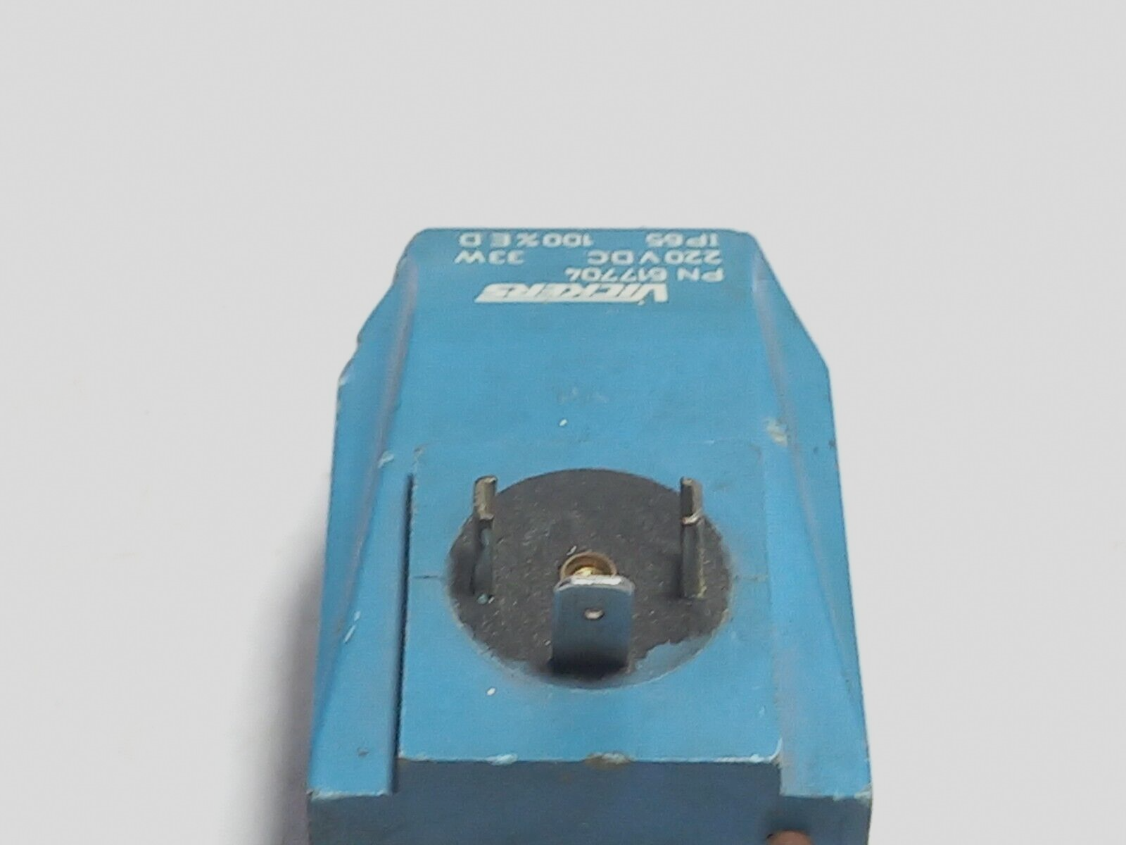 Vickers 617704 Solenoid Coil 220VDC 33W