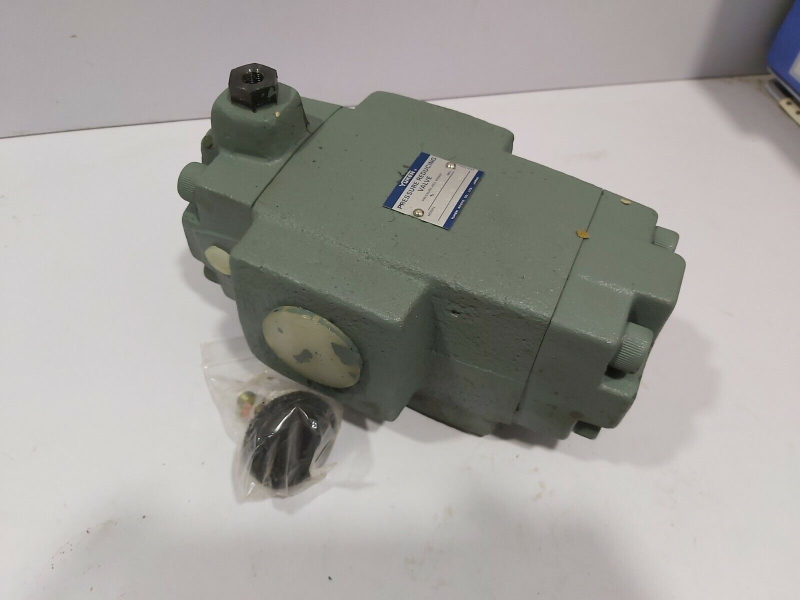 YUKEN RT-10-H-22900801 PRESSURE REDUCING VALVE 7-20.5MPa RT-10-H-2290
