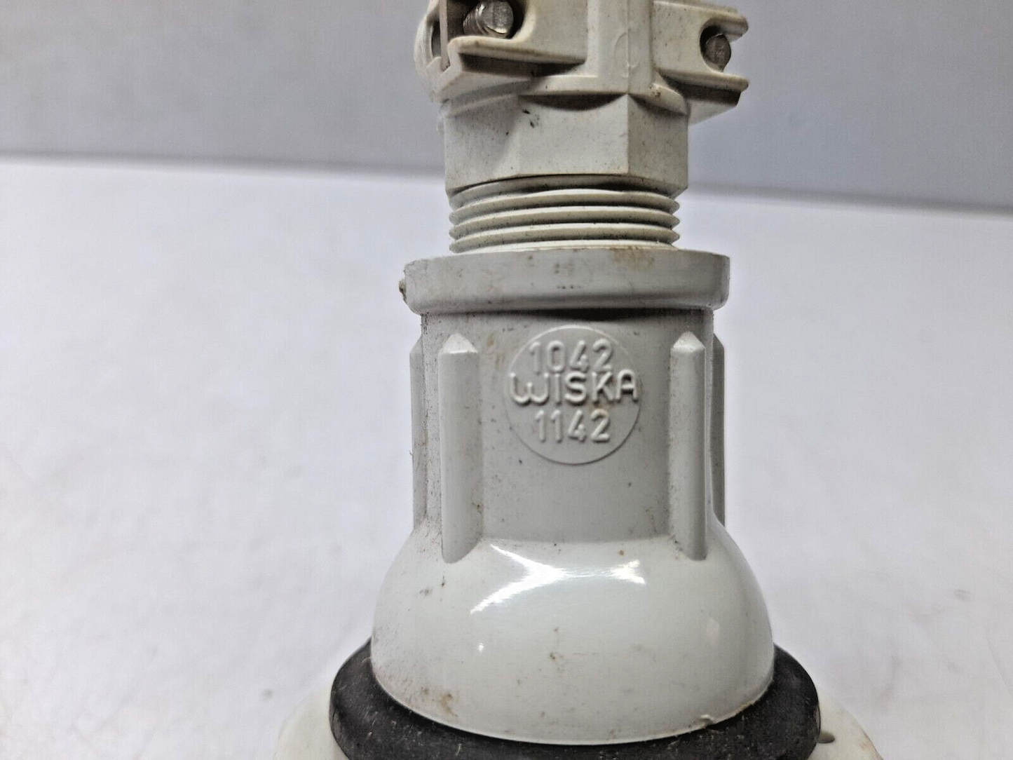 Wiska 1142/ES Plug / 1142ES / 250V / 10AMP