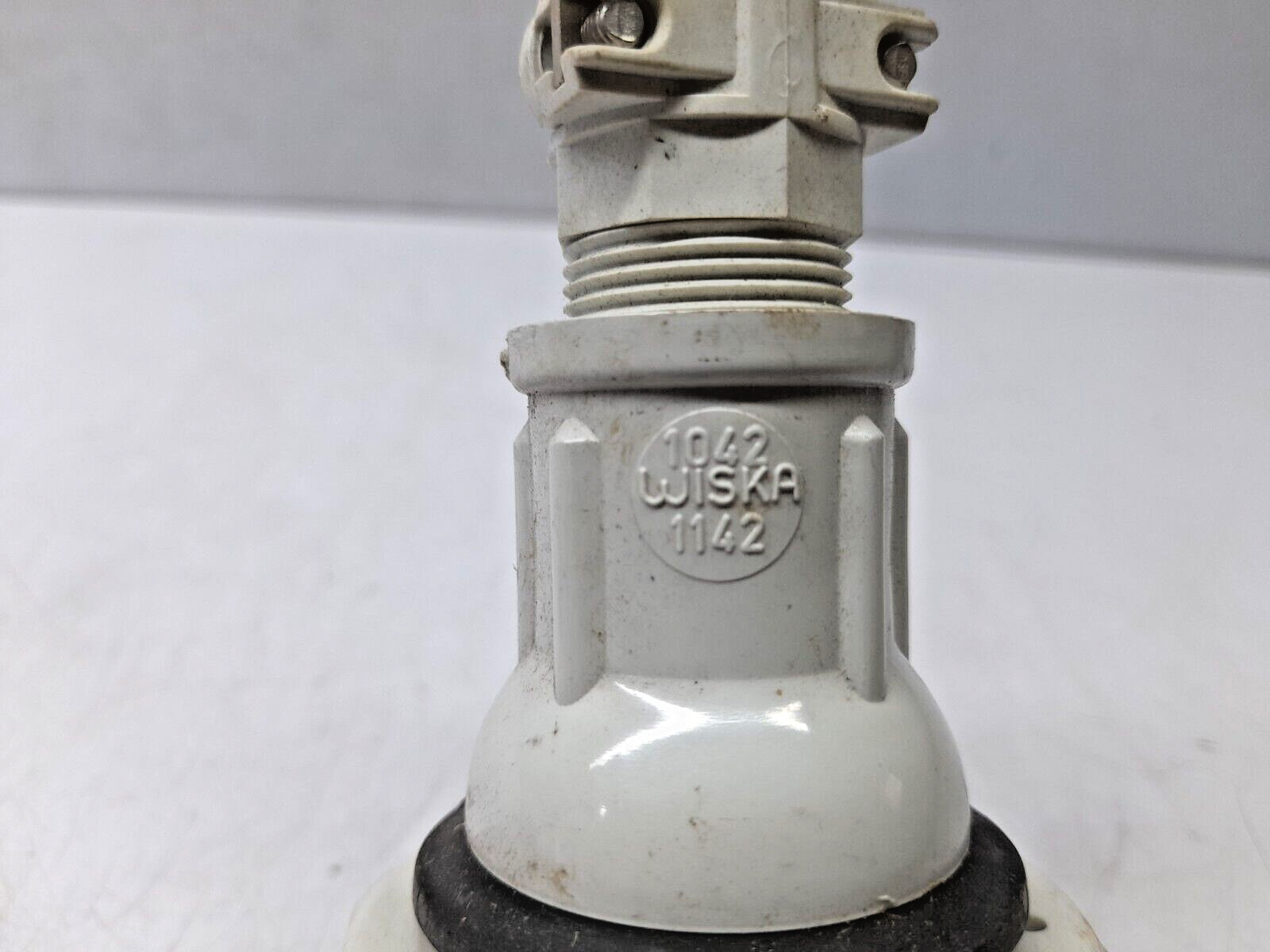 Wiska 1142/ES Plug / 1142ES / 250V / 10AMP