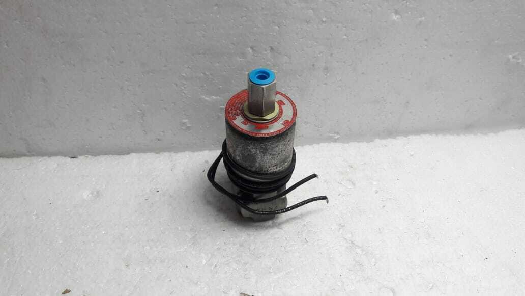 Versa V1HHU 32102 Solenoid Valve Max 175PSI 120V 60Hz 11Watts