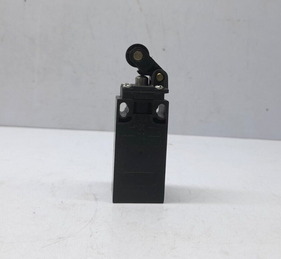 Telemecanique XCK-P Limit Switch Ui 500V Uimp 6kV XCK-P121