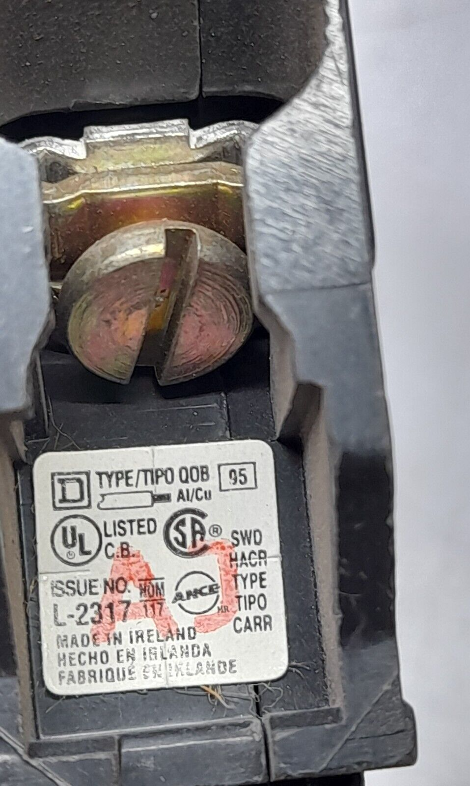 Square D QOB Miniature Circuit Breaker 15A 10kA 120240V~