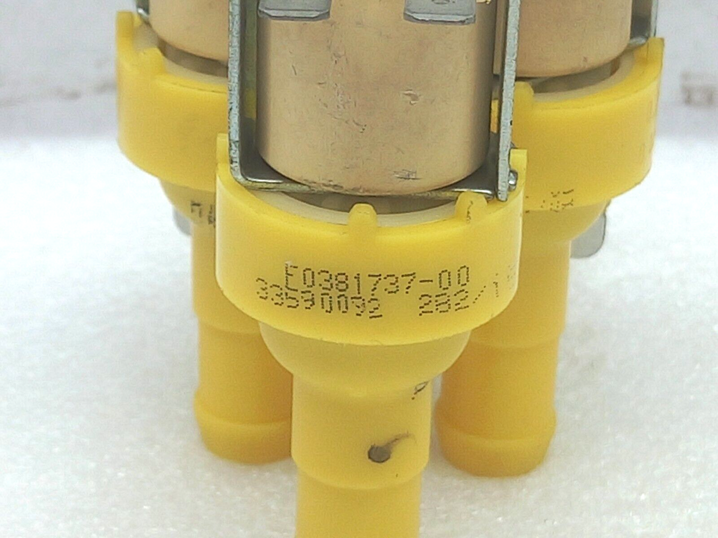 Speed Queen F0381737-00P Washer VALVE 3-WAY 240-50/60 US 3.75L Z116C04