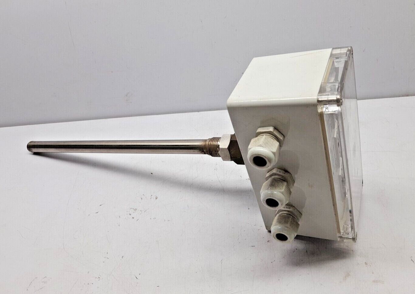 Woerner AB31-143-1A2A3A-W Temperature Controller 900013647 Max 250VAC 16A/220VDC
