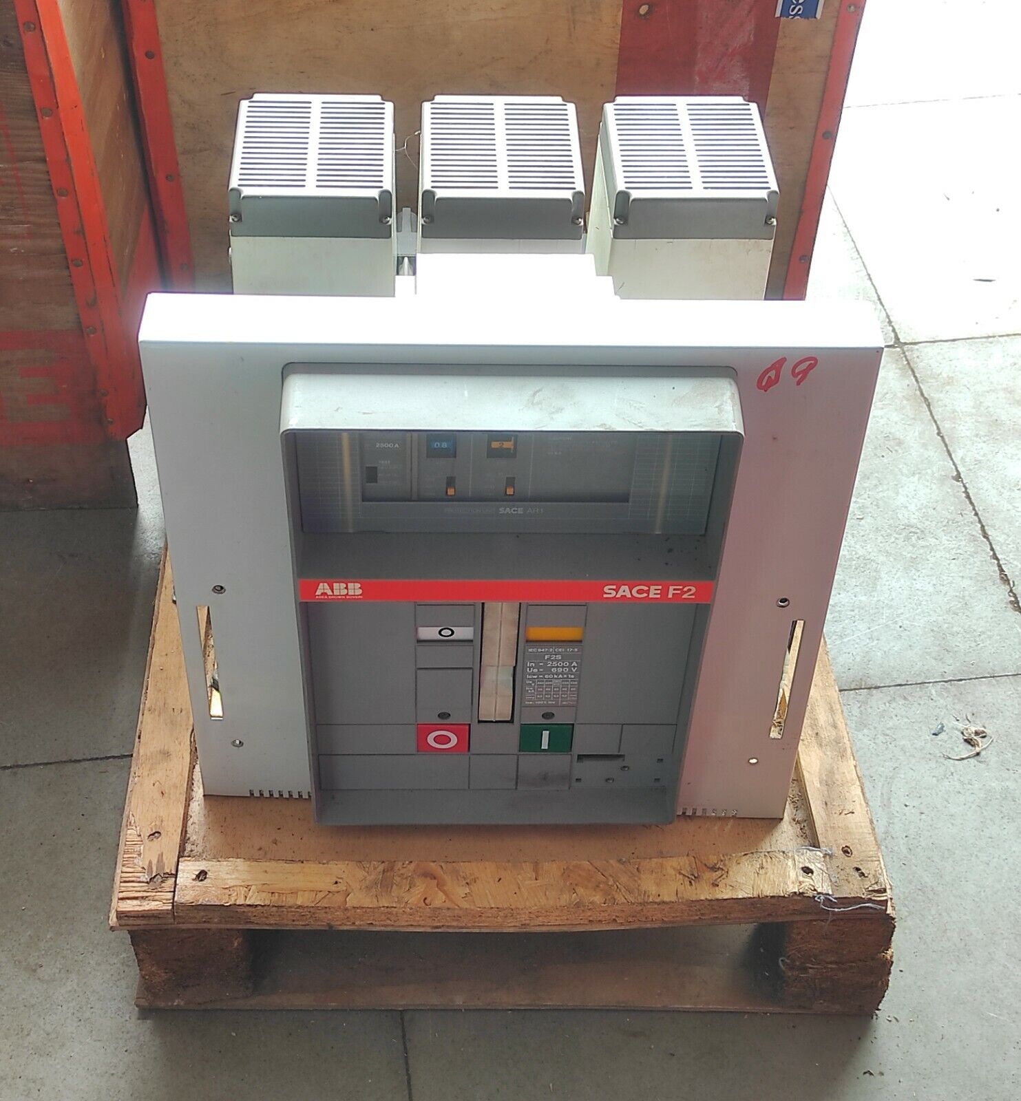 ABB Sace F2 F2S Circuit Breaker 2500A In 2500A Ue 690V Icw 60kAx1S F2S2500A