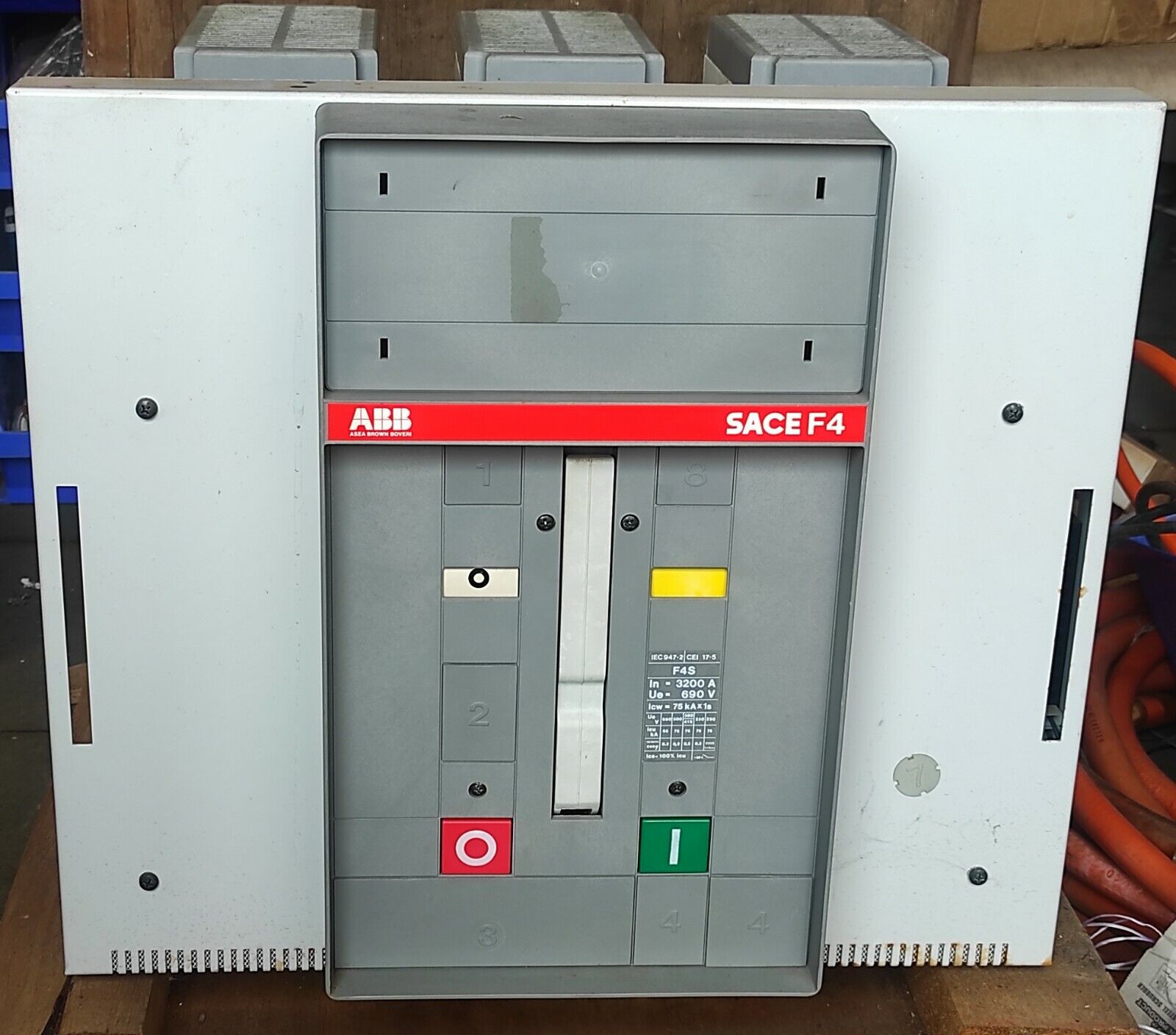 ABB Sace Megamax F4S Circuit Breaker 3200A Sace F4 In 3200A Ue 690V