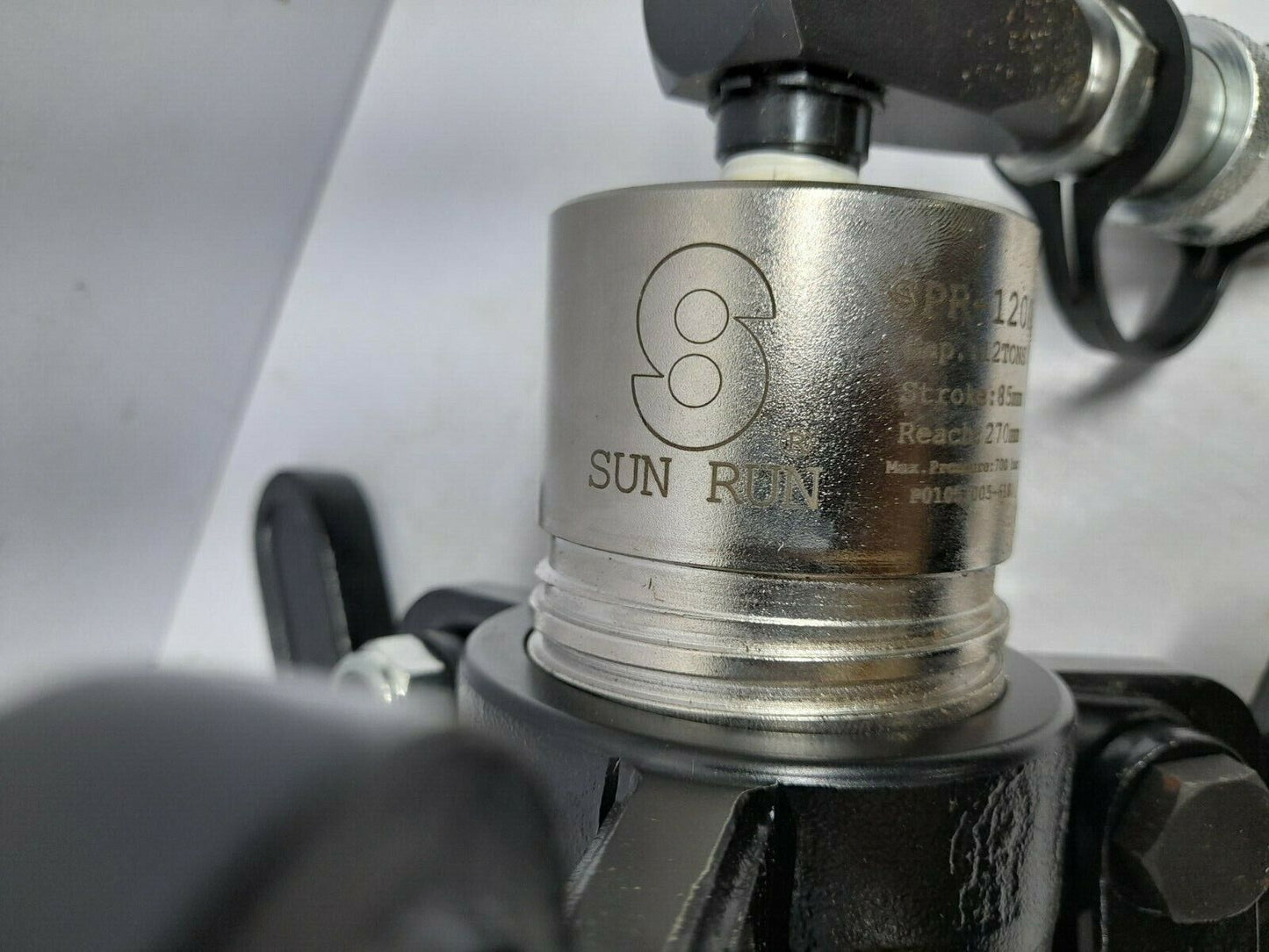 Sun Run SPR-1200 Hydraulic Pullers Cap 120 Tons Strokes 85 mm Reach 270 mm