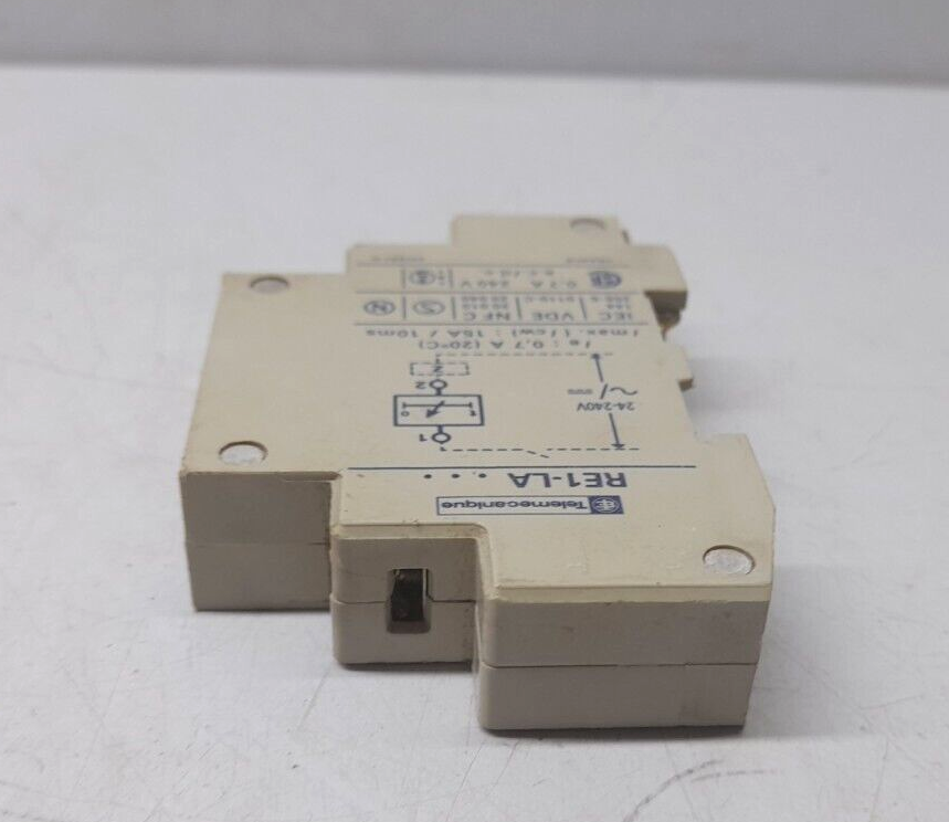 Telemecanique RE1-LA003 Travail ON Delay / 337891-D 0.7 A, 240 V A.C/D.C