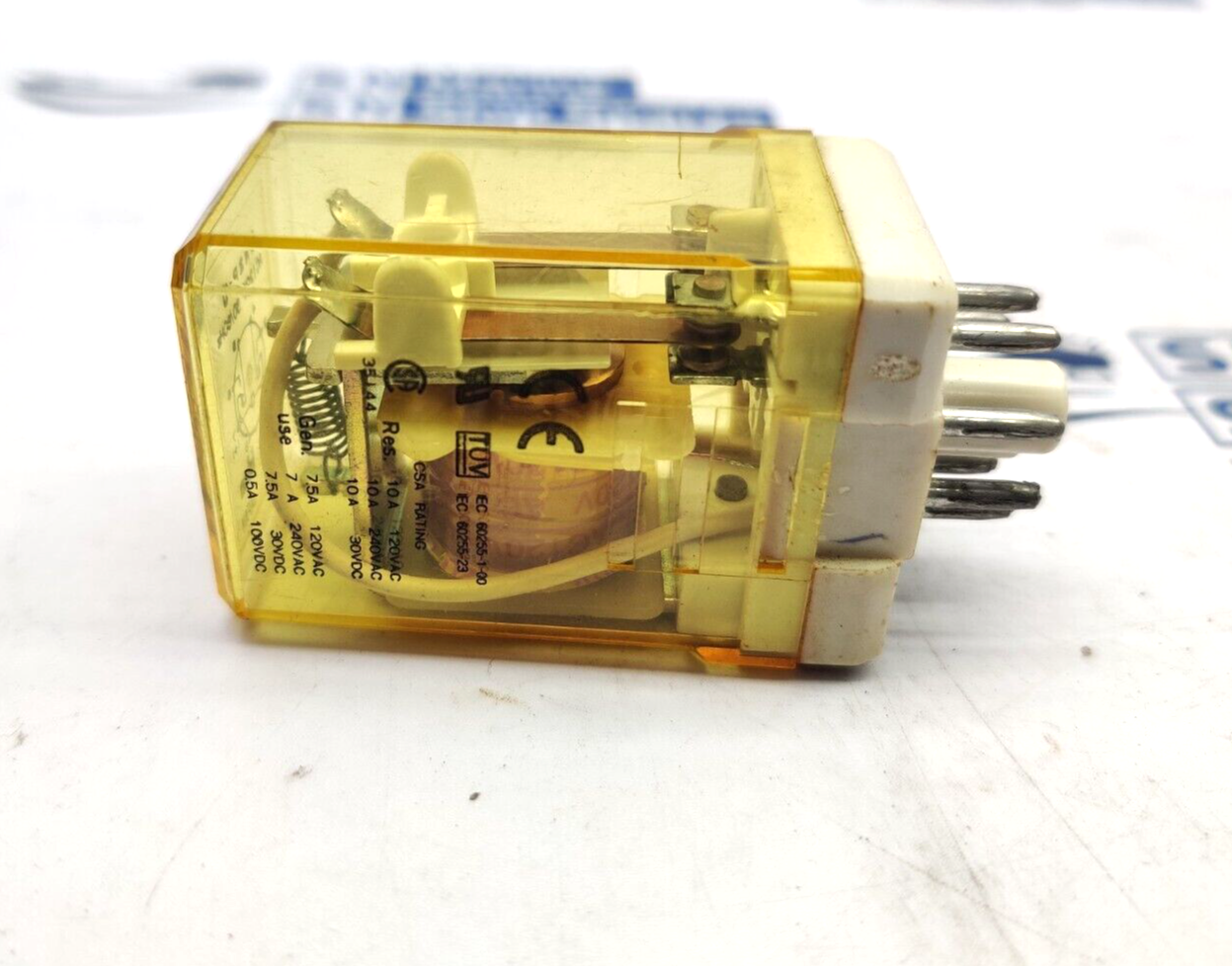 Idec RR2P-U Intermediate Relay 120Vac 50/60Hz 21912