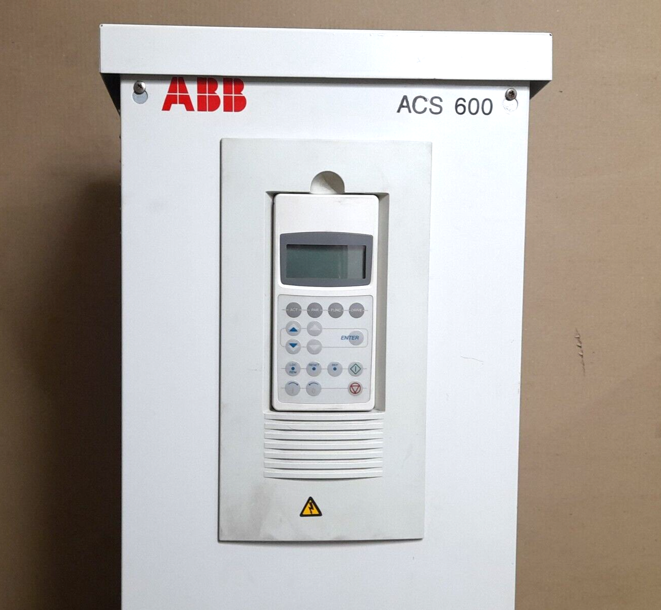 ABB ACS600 ACS61100255 000M1200901 AC Drive ACS61100255000M1200901 Code 64674382