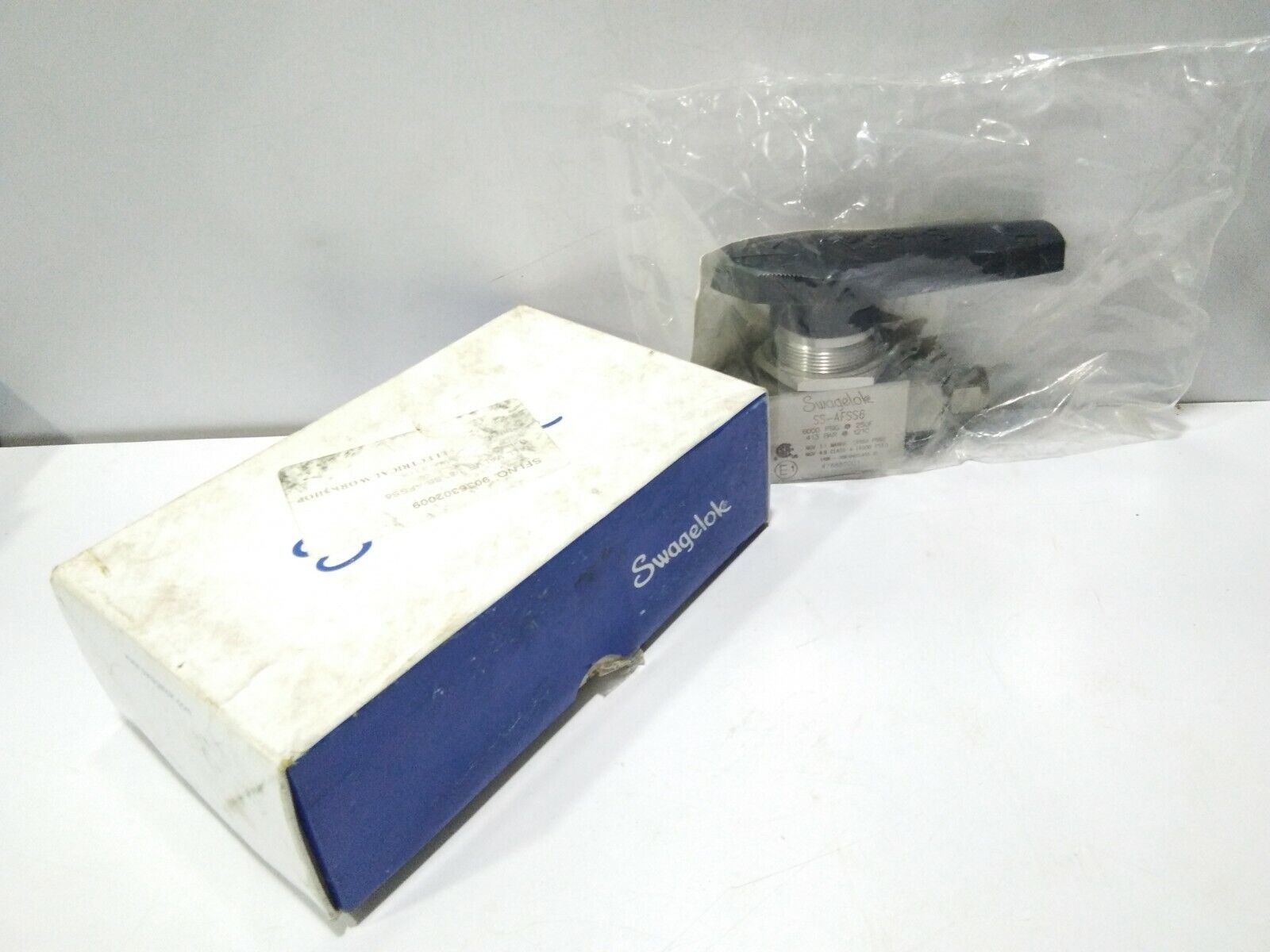 SWAGELOK SS-AFSS6 VALVE BALL VALVE 3/8” 6000PSIG @250F 413BAR SSAFSS6