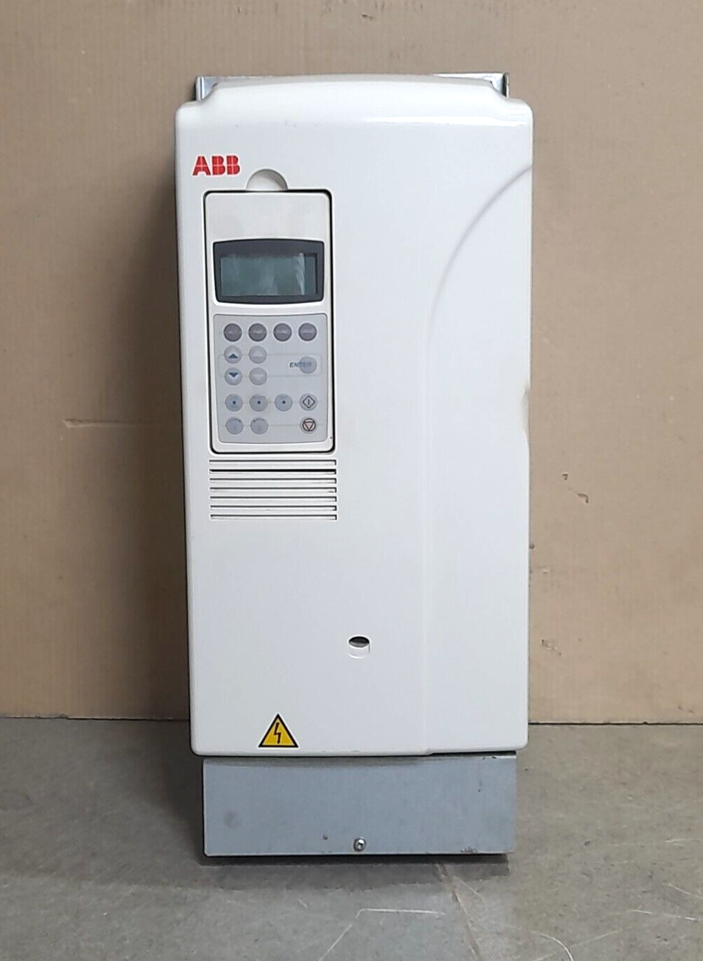 ABB ACS800-U1-0030-5+L503+P901 VFD AC Drive 30HP