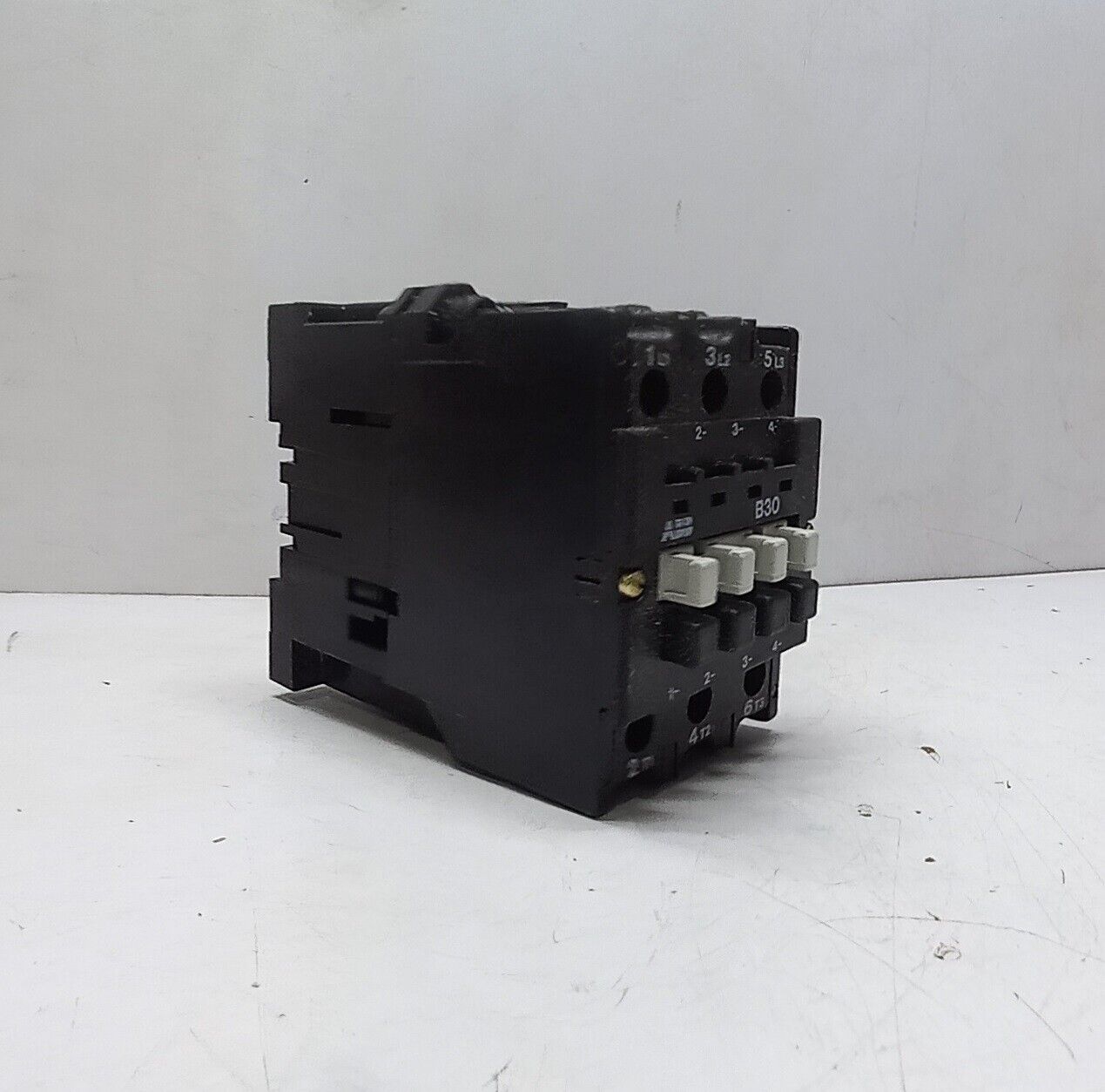 ABB B30-30-00 Overprotective Contactor 110-115V 50Hz 110-127V 60Hz