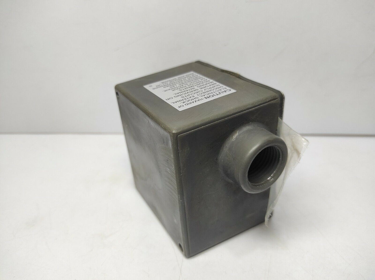 Unlimited Control & Supply UCS-25-500-PSI Pressure Activated Switch