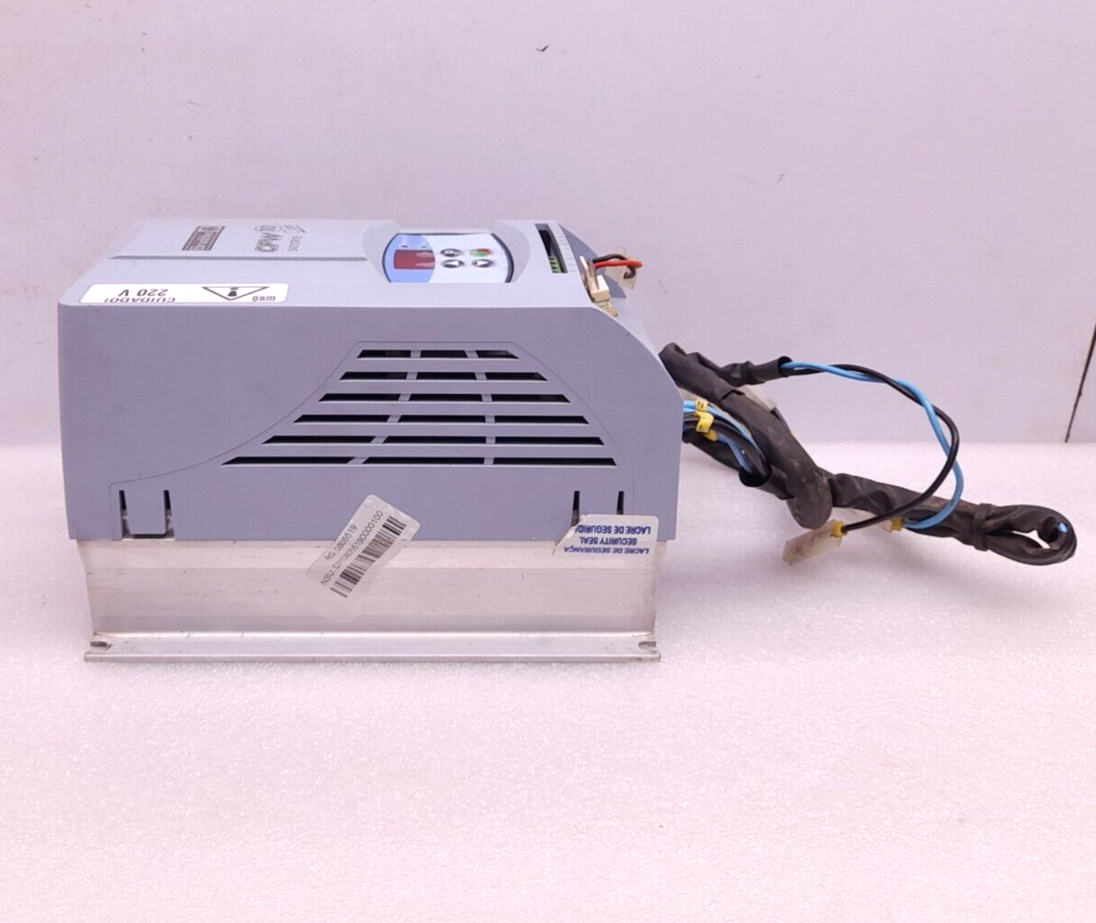 WEG CFW100100S2024POCLHBZ Inverter Drive / Line 50-60Hz / Out 0-300Hz / CFW 10